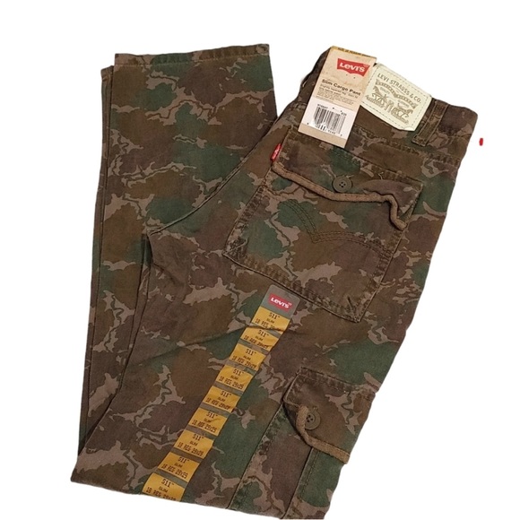 - Levi’s Cargo Pants - Picture 4 of 6